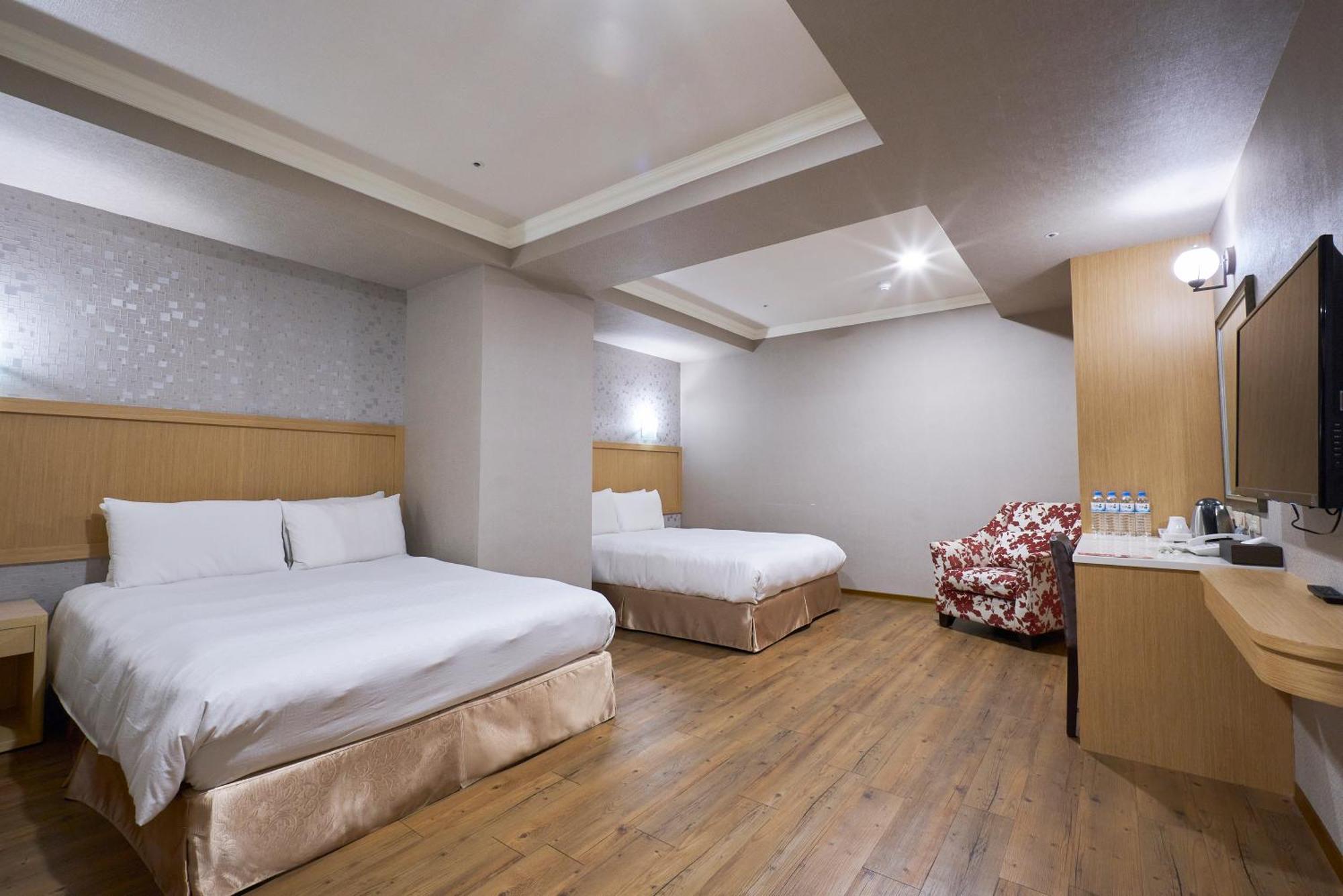 Fish Hotel-Pingtung מראה חיצוני תמונה