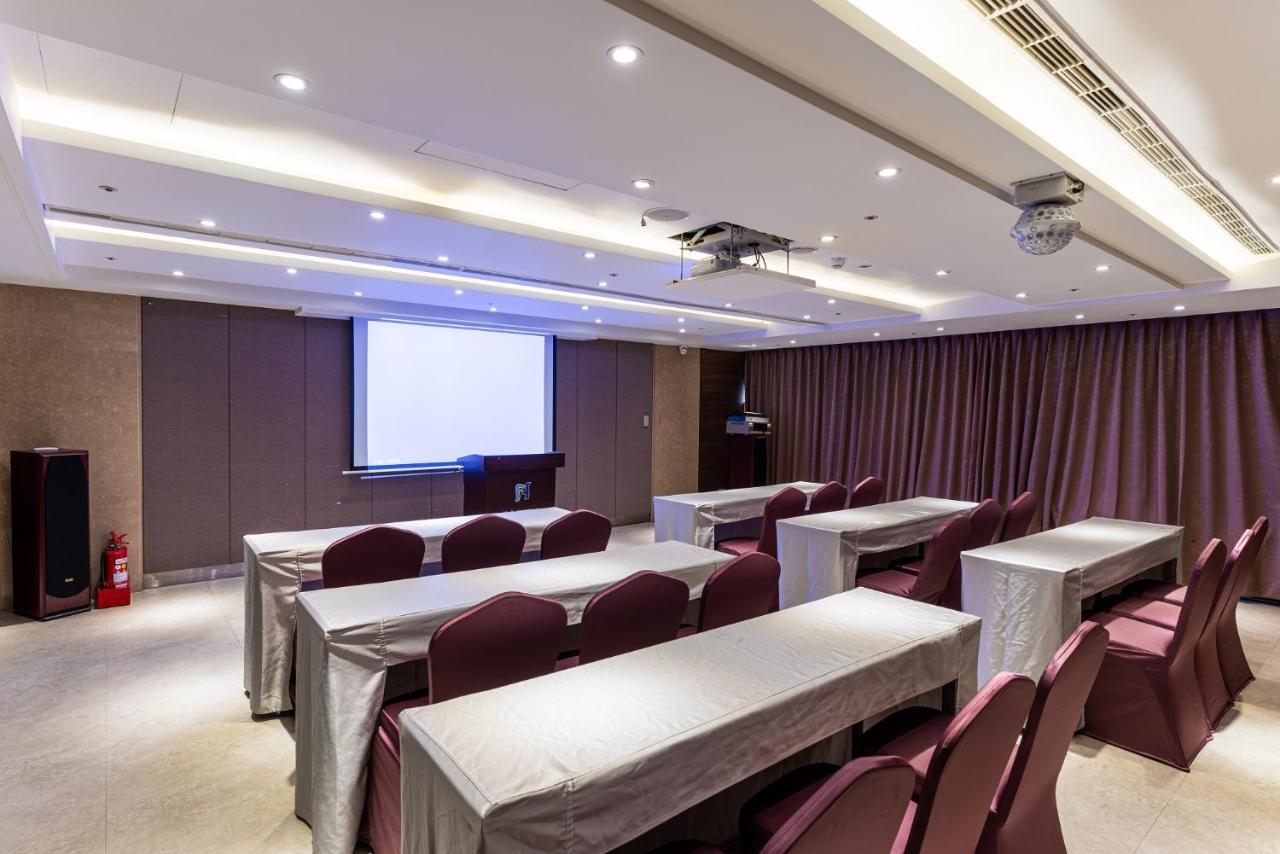 Fish Hotel-Pingtung מראה חיצוני תמונה
